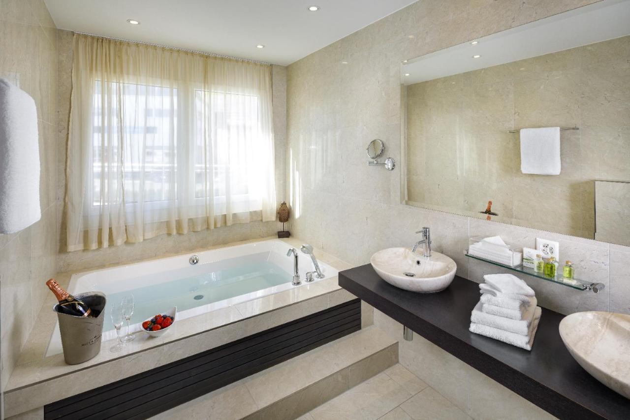 Business Hotel First Feusisberg Kültér fotó