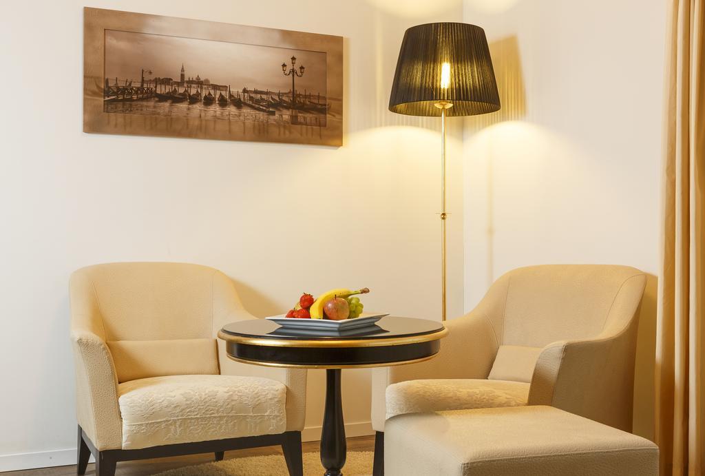 Business Hotel First Feusisberg Szoba fotó