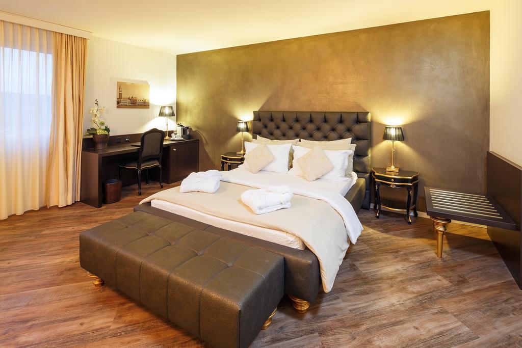 Business Hotel First Feusisberg Szoba fotó
